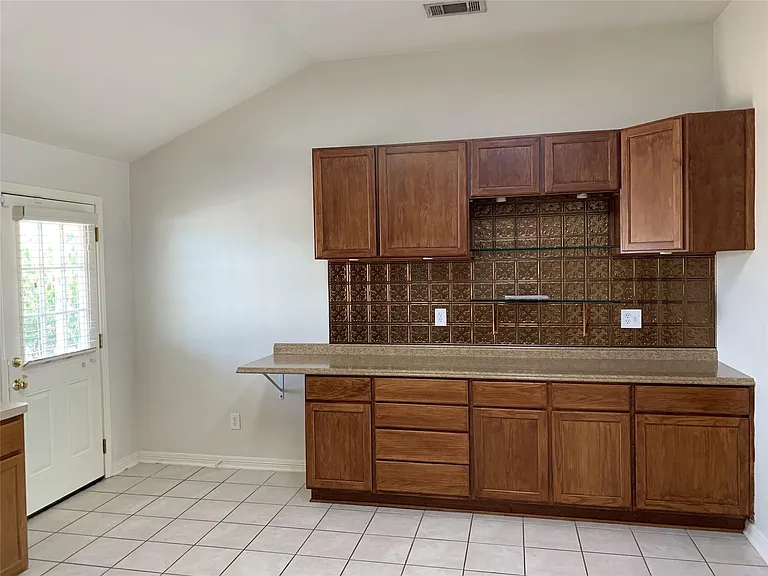 21506 Misty Isle Ct — Photo 8