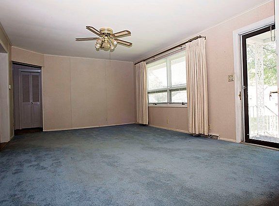 5th image of 504 N Carbon St