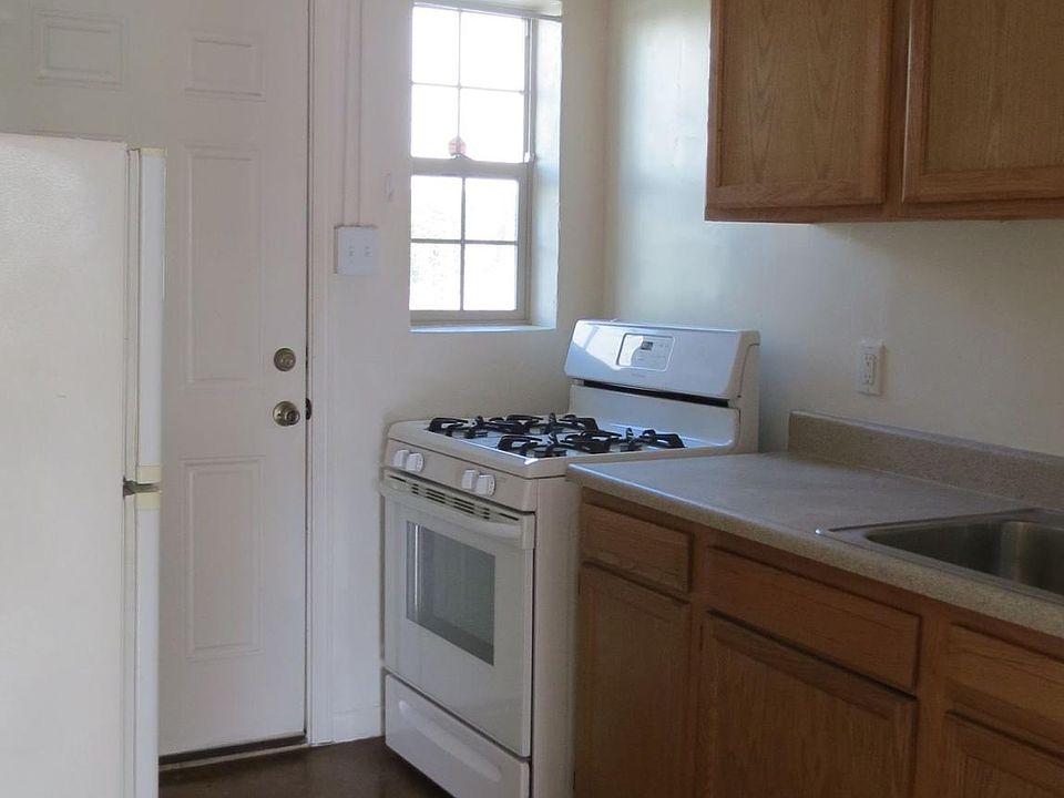 2nd image of 714 W McKinley St
