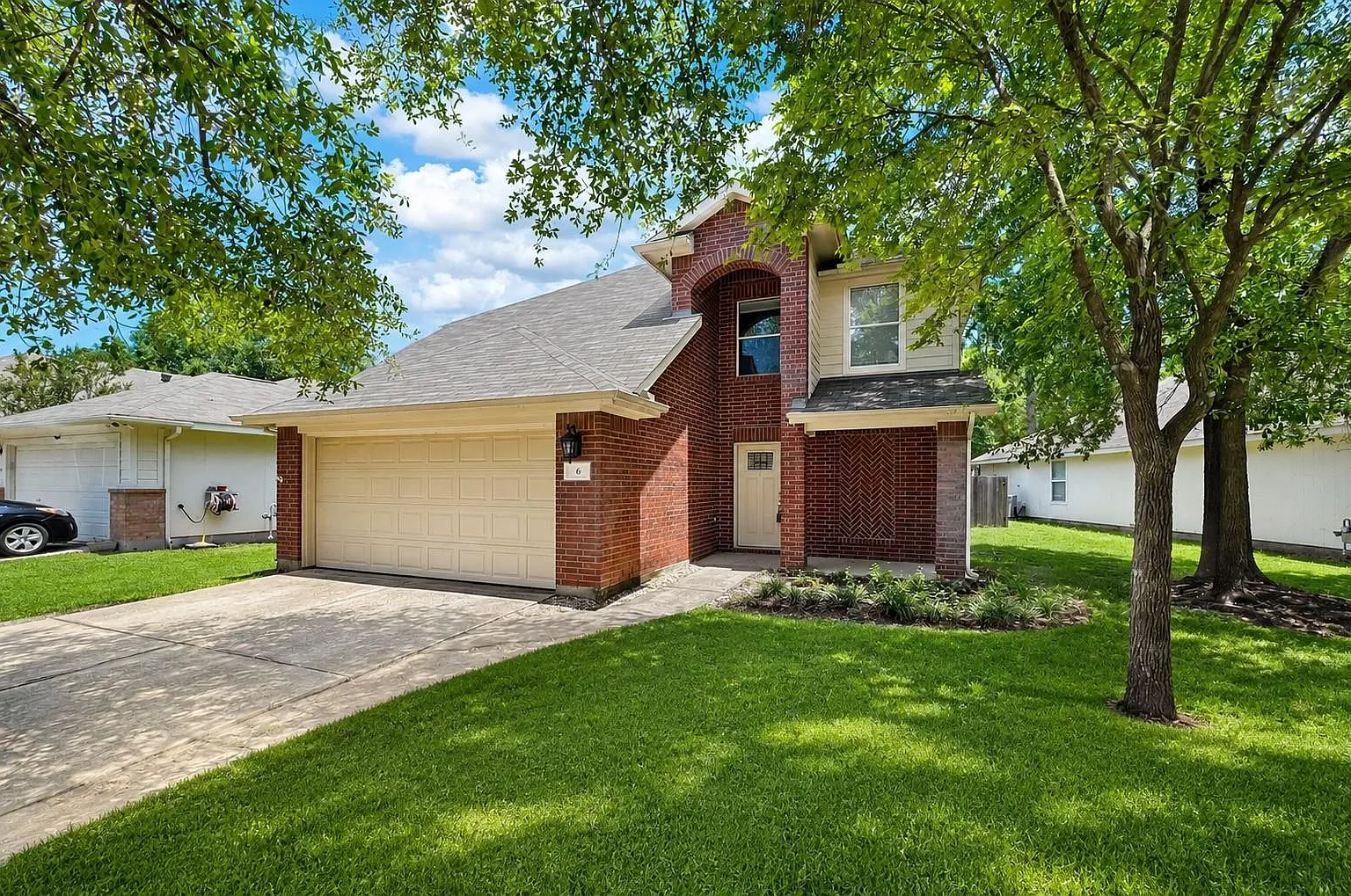 4 bed, 2.5 bath, 2110 sqft, $2,000 — Photo 3