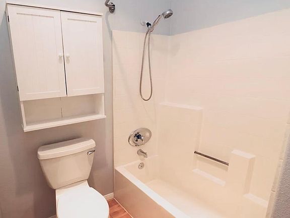 4th image of 3486 E Clay Ave