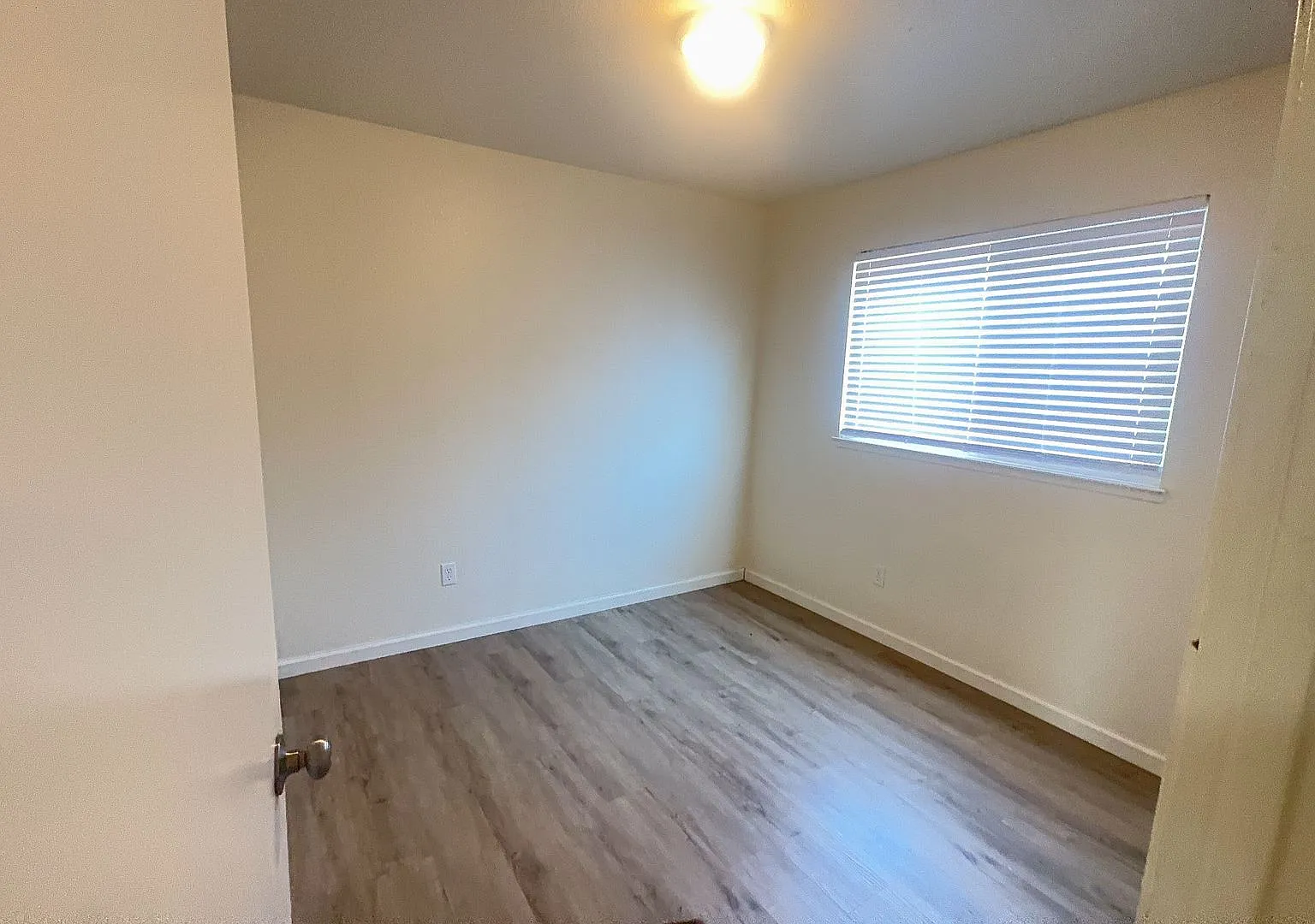 3 Bedroom 2 bathroom home in Oakdale. — Photo 4
