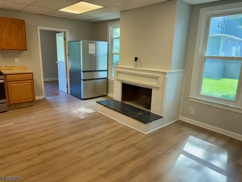 3 bed, 1.5 bath, $2,295 — Photo 2