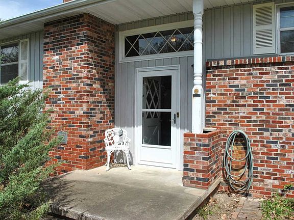 2nd image of 7599 Quince Ln