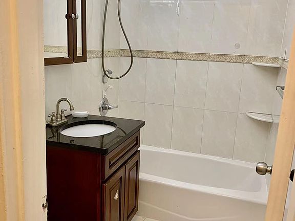 4th image of 14340 Roosevelt Ave APT 5