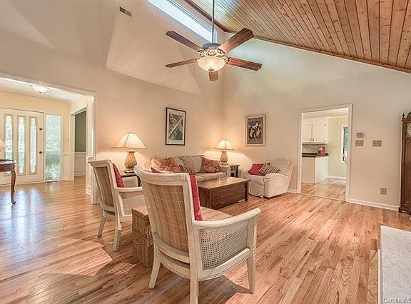 2nd image of 5007 Kentwood Dr