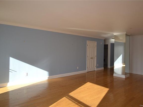 3rd image of 312 Harbor Cv #312