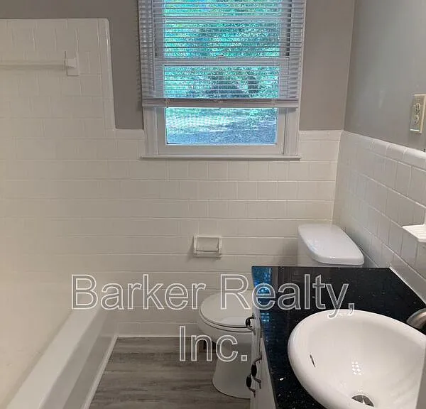 12019 Holmes Hollow Rd — Photo 6