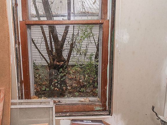 5th image of 16713 Lorain St