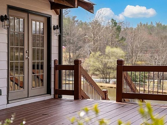 4th image of 2637 River Rd