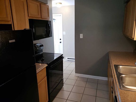 3rd image of 1S224 Dillon Ln