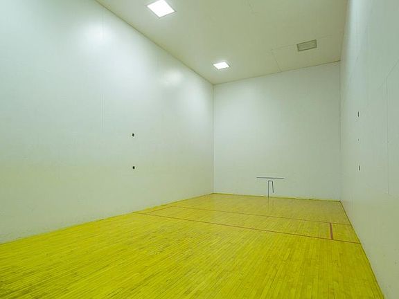 5th image of 4917 Heather Dr APT 115