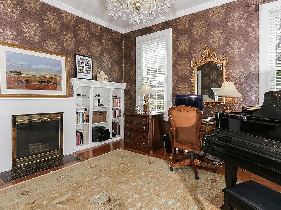 1st image of 19 Argyle Ave