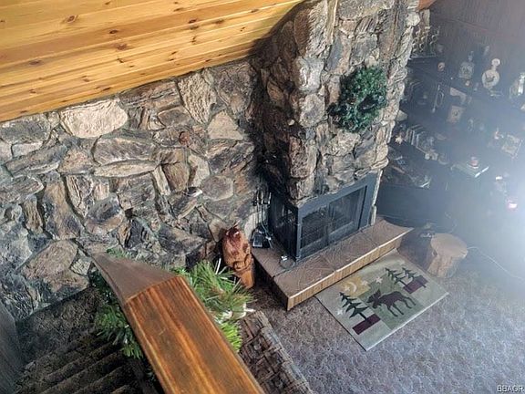 4th image of 824 E Mountain View Blvd