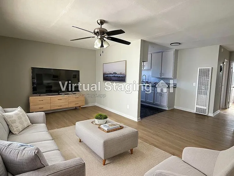 832 W 84th St — Photo 1