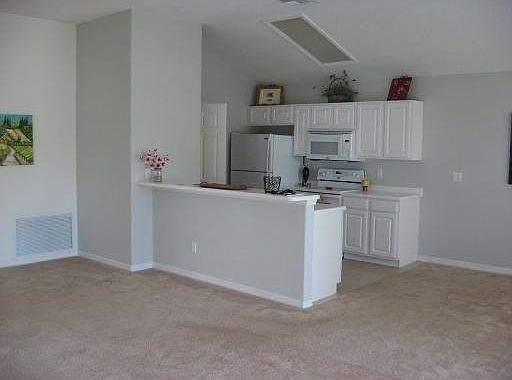 3rd image of 552 SW Sundance Trl