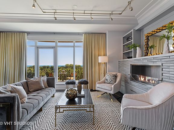 5th image of 2550 N Lakeview Ave N #804