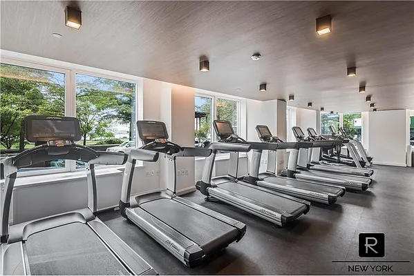 Sold by R New York | media 14