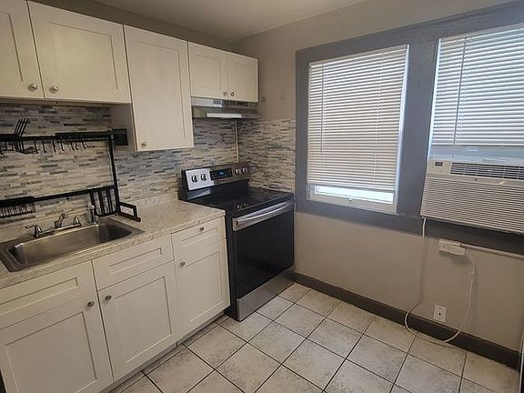 4th image of 433 Delmar Ter S #8