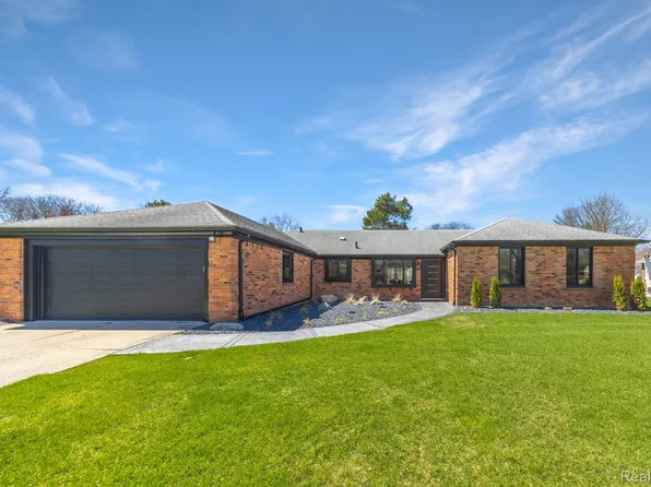 20385 Lexington Blvd, Northville, MI 48167