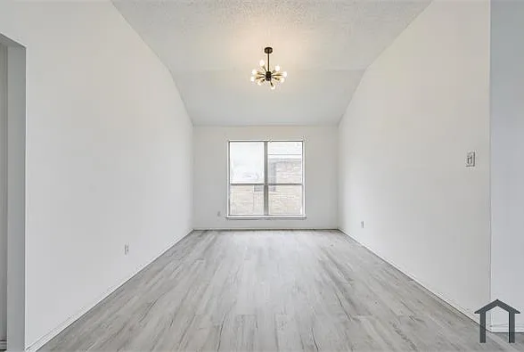 809 Elbe Dr — Photo 13
