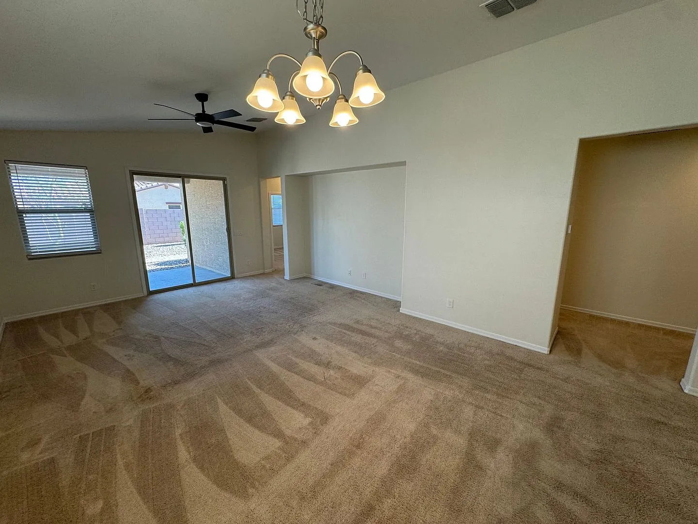 4 Bedroom - 2 Bath - 1760 Sq. Ft - Beautiful New Built Home - Glendale — Photo 3