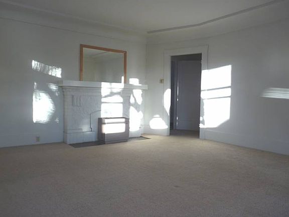 Living Room (other view)