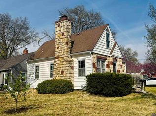 2828 SW 12th St, Topeka, KS 66604