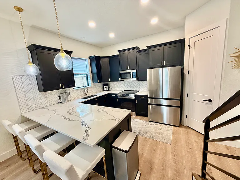 1722 N Olive St — Photo 20