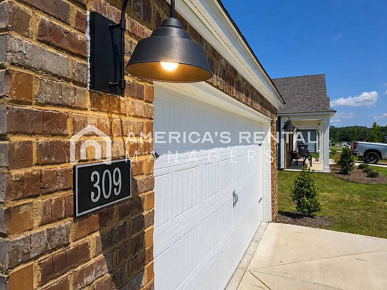 309 Oakmont Cir — Photo 7