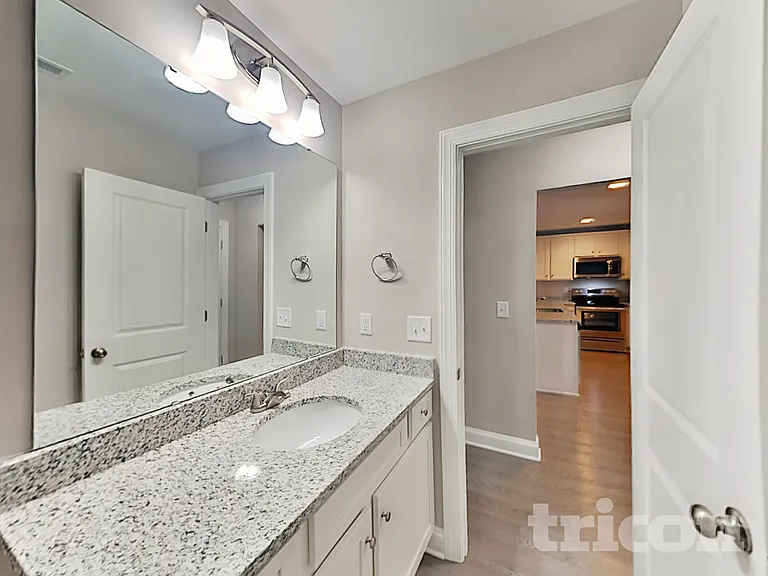 603 Foster St — Photo 15