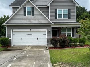 4107 Hunting Path Dr, Hope Mills, NC 28348