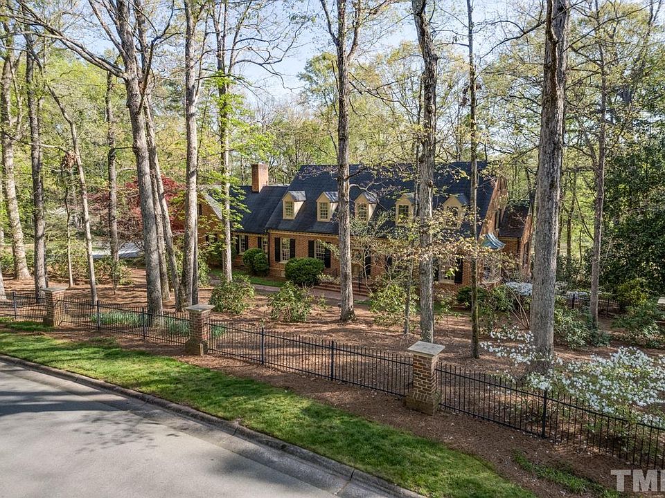 1st image of 3711 Stoneybrook Dr