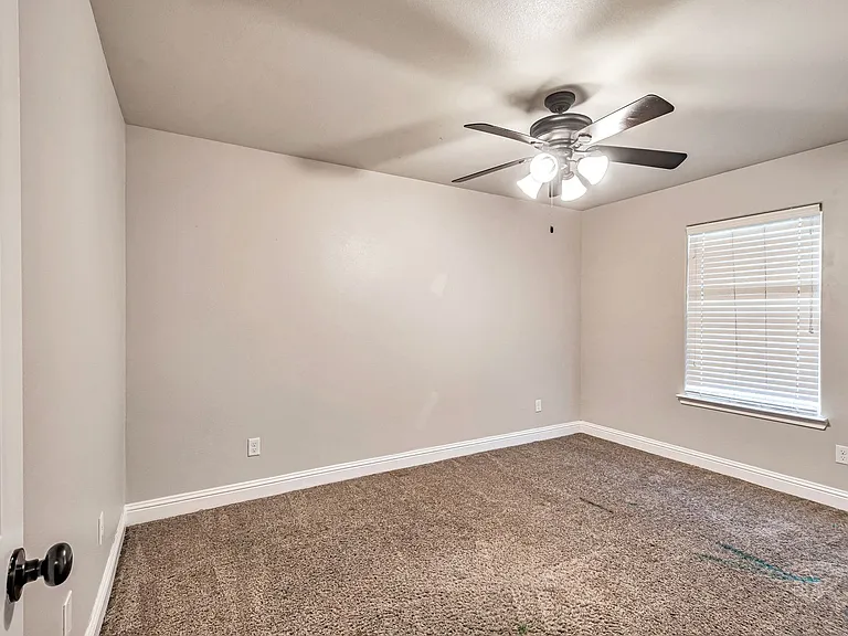 423 O'Rourke St — Photo 16