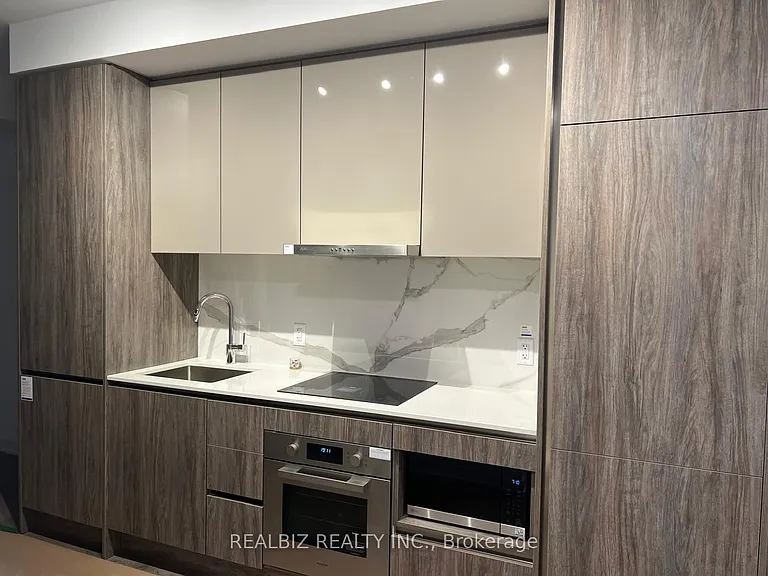 180 Front St E #1003 — Photo 7