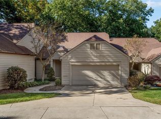 7 Starboard Cir, Akron, OH 44319