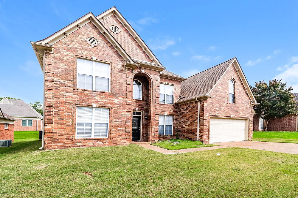 4 bed, 2.5 bath, 2279 sqft, $2,270 — Photo 4