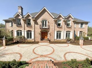 8 Iddings Ln, Newtown Square, PA 19073
