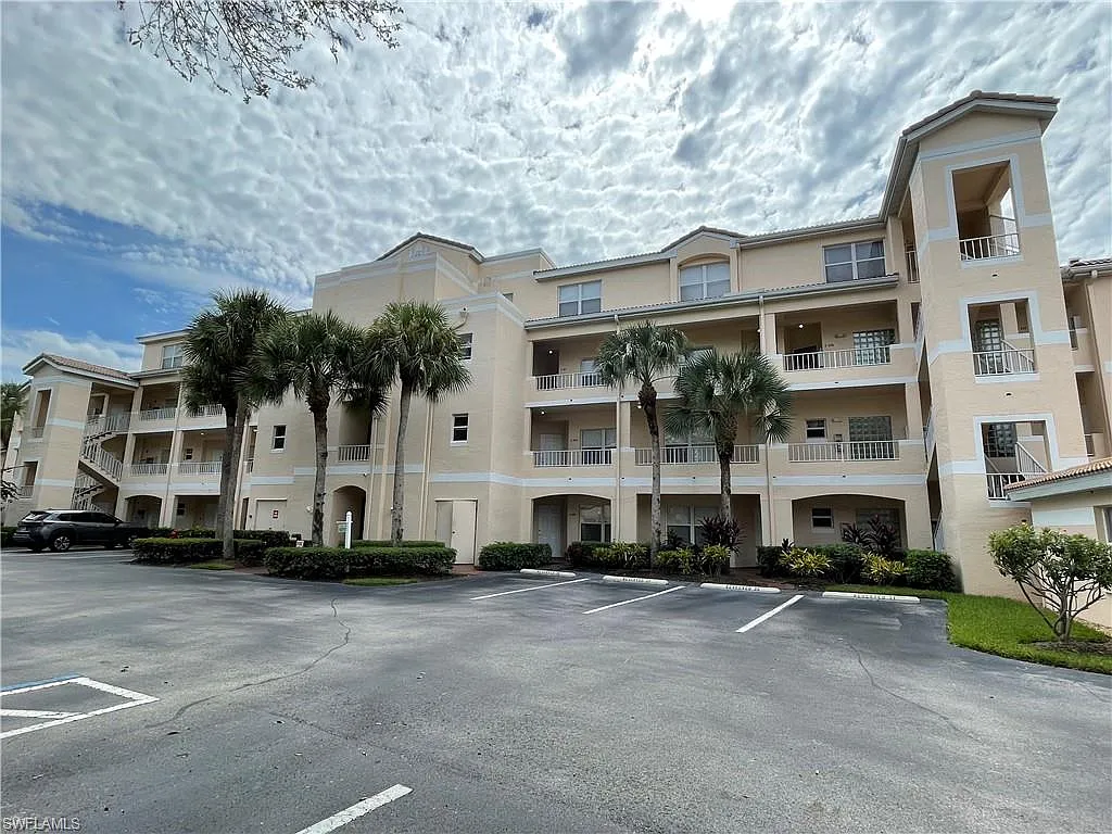 2 bed, 2.0 bath, 1196 sqft, $4,500 — Photo 2