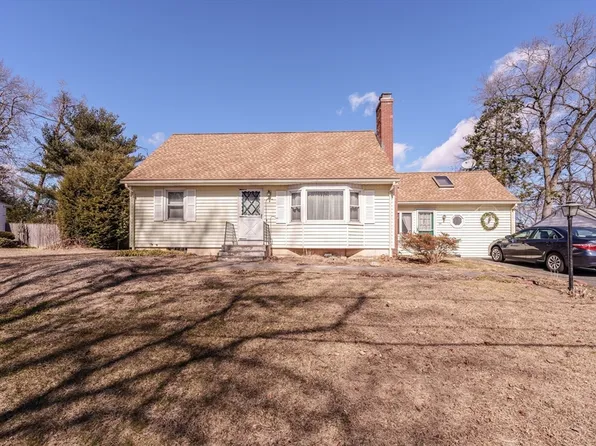 35 Trinity Ter, Agawam, MA 01001