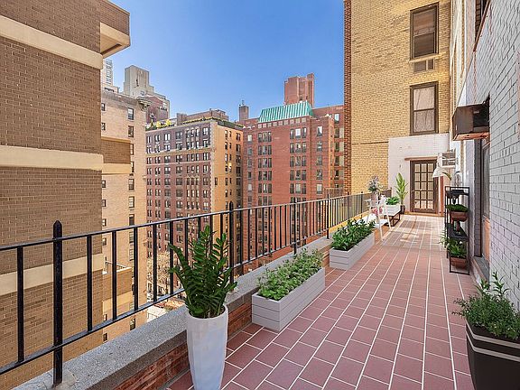 3rd image of 47 E 88th St #10D