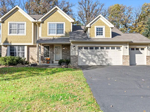 1602 Regatta Dr, Woodbury, MN 55125