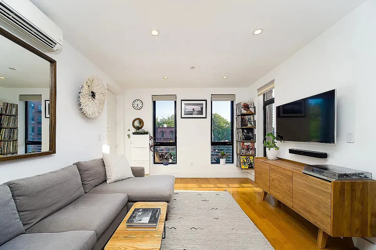 135 Lefferts Place — Photo 3