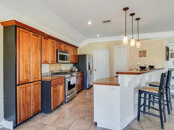 5th image of 112 W Avondale Dr