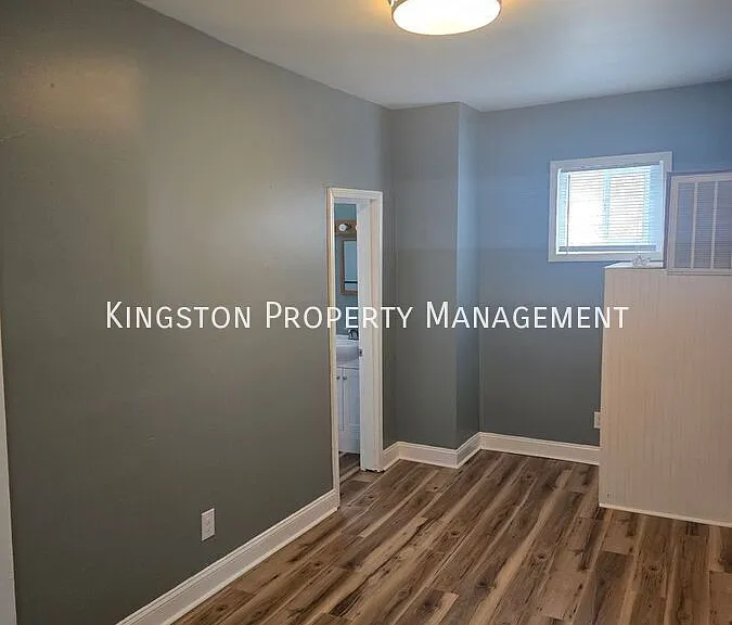 723 Charles Ave — Photo 8