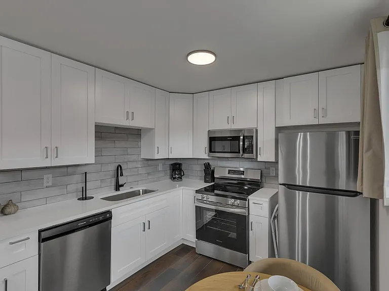35 Parsons Ave #F — Photo 18