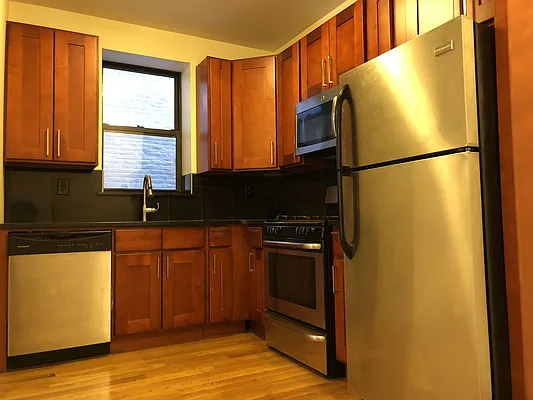 Rented by Realty 2000 Corp | media 20