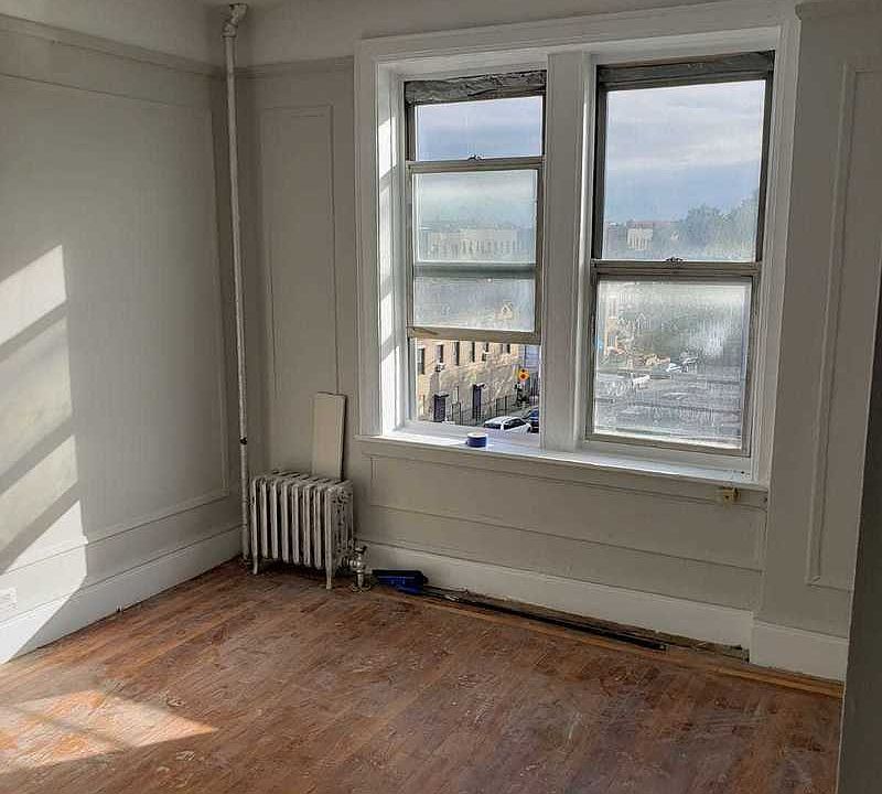 2nd image of 426 E 22nd St APT 4K