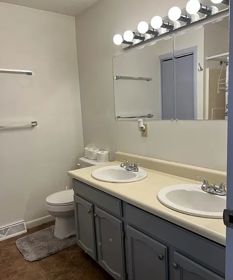 103 N 6th Ave #ROOMS FOR RENT — Photo 15