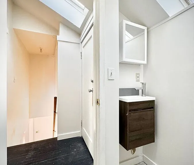 2112 E Republican St #UPPER — Photo 17